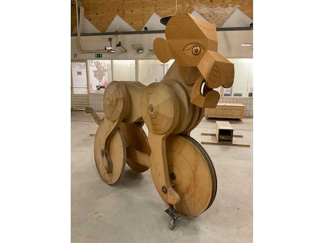 Interactieve houten kunstwerk - afbeelding 5 van  9