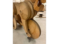 Interactieve houten kunstwerk - afbeelding 6 van  9