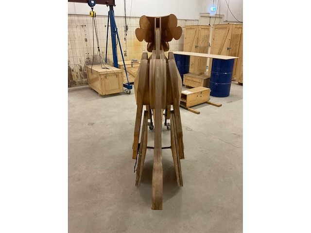 Interactieve houten kunstwerk - afbeelding 8 van  9