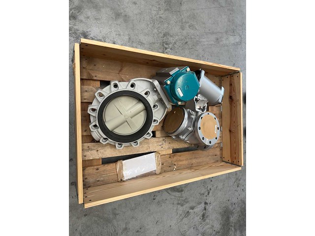 Interapp - partij industriële kleppen en pneumatische actuators - afbeelding 6 van  7
