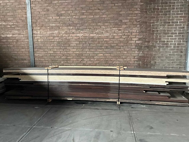 Interblad watervast multiplex keukenblad v.v hpl (high pressure laminate) circa: 120 meter - afbeelding 1 van  5