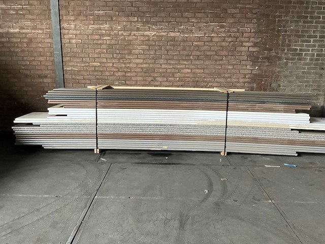 Interblad watervast multiplex keukenblad v.v hpl (high pressure laminate) circa: 130 meter - afbeelding 1 van  4