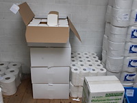 Interfolded handdoekjes euro products. 9600 stuks in 4 dozen. - afbeelding 1 van  2