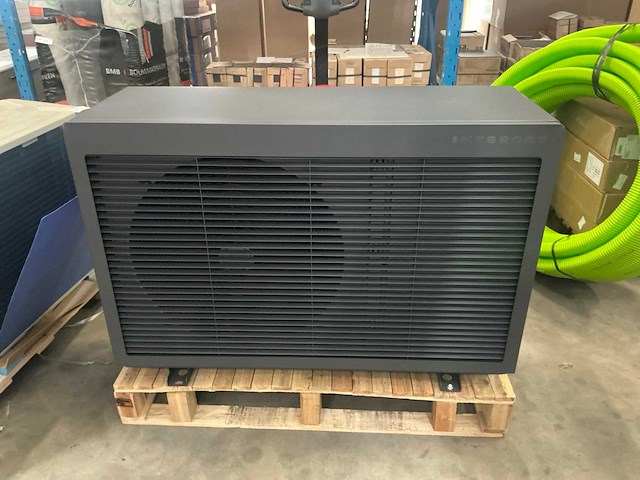 Intergas xceed all-electric warmtepomp buitenunit - afbeelding 2 van  5