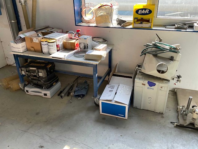 Interieurbouw en machine onderdelen - afbeelding 1 van  4