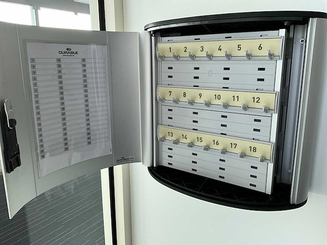 Interieurbouw lockerkast - 306x267x45 cm - afbeelding 10 van  13