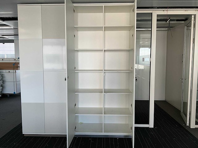 Interieurbouw lockerkast - 802x230x267 cm - afbeelding 12 van  16