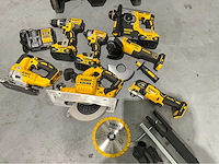 Intern transport materieel , graafmachines en gereedschappen