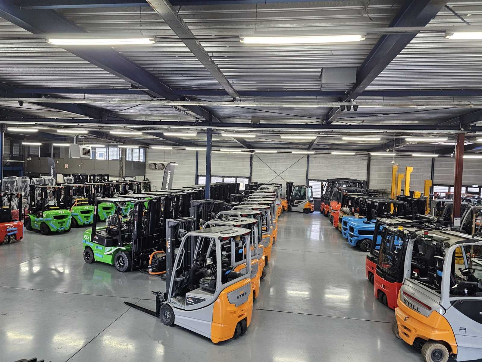 Intern transport, quads, gereedschappen, schoonmaakmachines en aggregaten