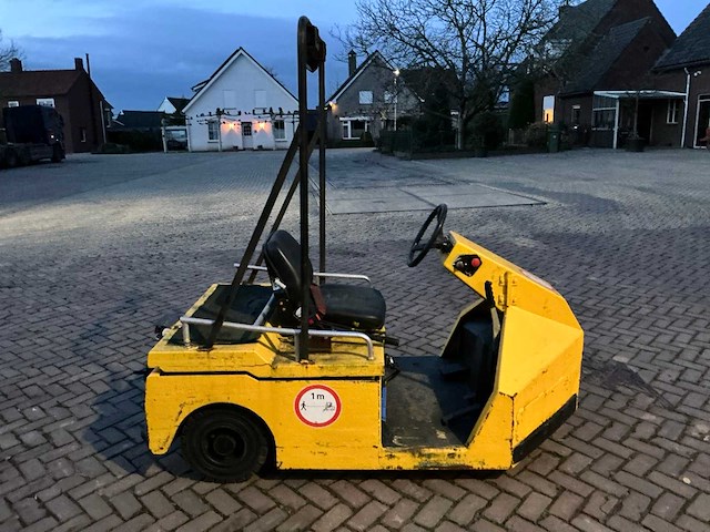 Intern transport tractor - afbeelding 10 van  15