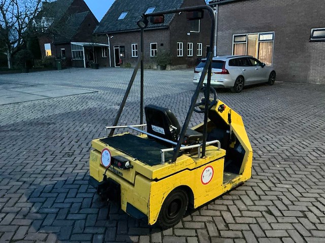 Intern transport tractor - afbeelding 11 van  15