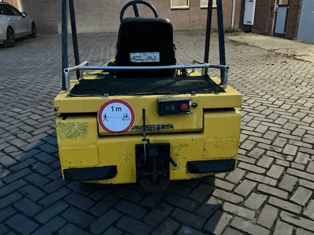 Intern transport tractor - afbeelding 12 van  15