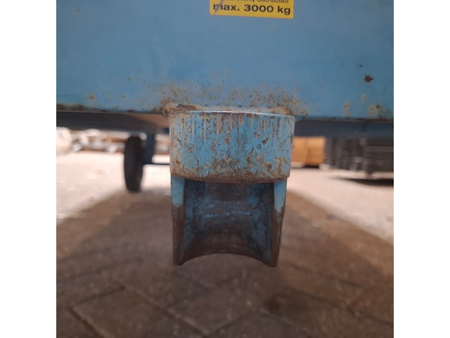 Intern transportmiddel op massieve banden - afbeelding 4 van  6