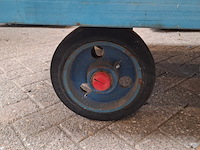 Intern transportmiddel op massieve banden - afbeelding 5 van  6