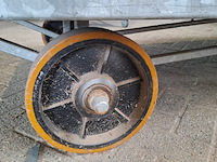 Intern transportmiddel op massieve banden - afbeelding 5 van  6