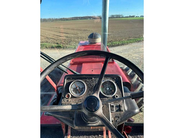 International - 1981 - 1255-a - vierwielaangedreven landbouwtractor - afbeelding 7 van  19