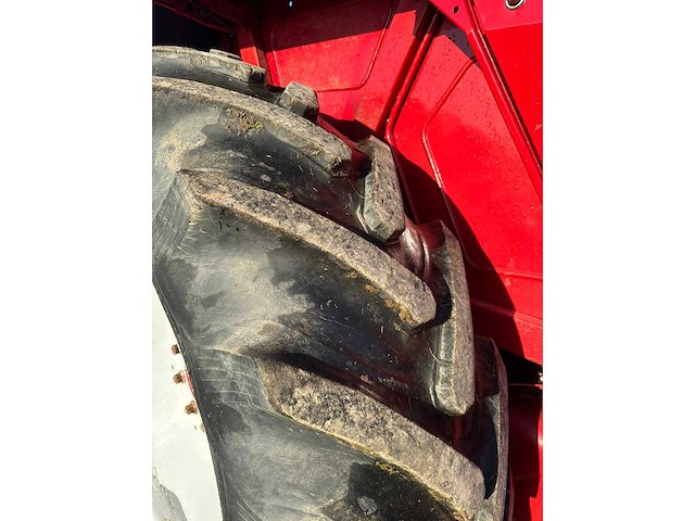 International - 1981 - 1255-a - vierwielaangedreven landbouwtractor - afbeelding 7 van  15