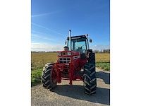 International - 1981 - 1255-a - vierwielaangedreven landbouwtractor - afbeelding 10 van  15