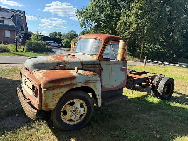International - bullnose - chassis cabine vrachtwagen - oldtimer - afbeelding 1 van  21