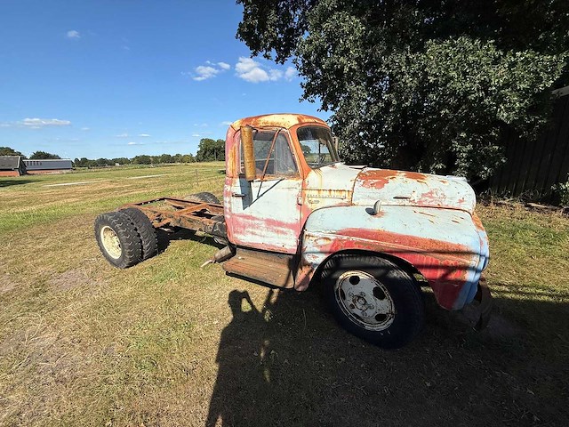 International - bullnose - chassis cabine vrachtwagen - oldtimer - afbeelding 12 van  21
