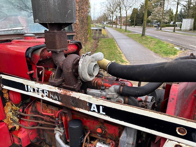 International 1246 4wd vierwielaangedreven landbouwtractor - afbeelding 3 van  17