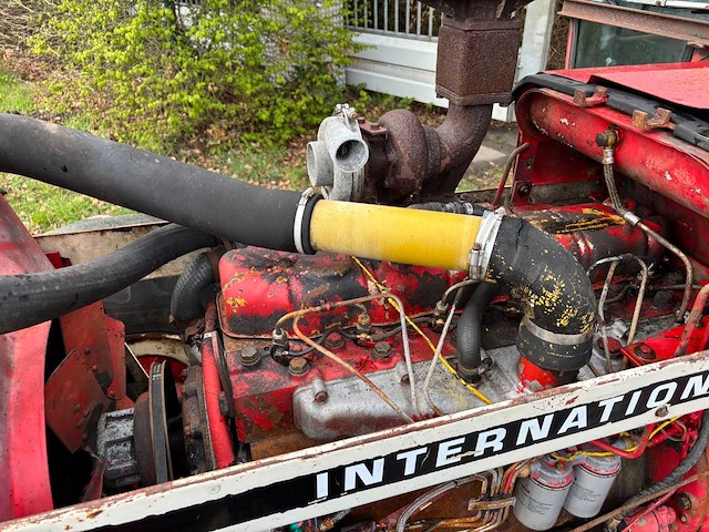 International 1246 4wd vierwielaangedreven landbouwtractor - afbeelding 5 van  17