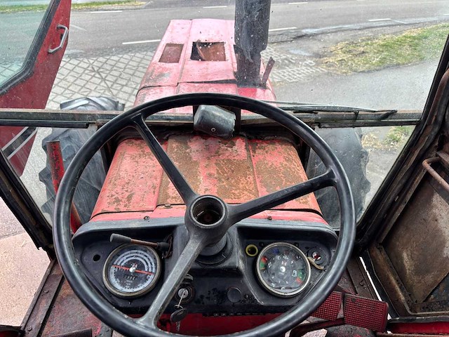 International 1246 4wd vierwielaangedreven landbouwtractor - afbeelding 9 van  17