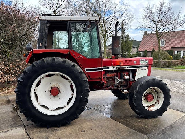 International 1246 4wd vierwielaangedreven landbouwtractor - afbeelding 12 van  17