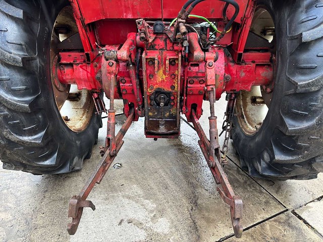 International 1246 4wd vierwielaangedreven landbouwtractor - afbeelding 17 van  17