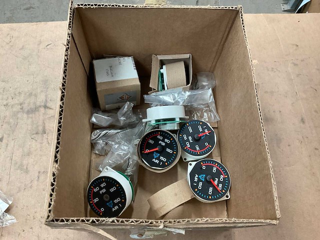 International 3533883c1 pressure indicator (7x) - afbeelding 1 van  4