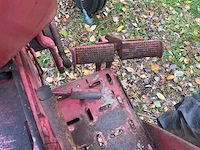 International 383 tweewielaangedreven landbouwtractor - afbeelding 17 van  27