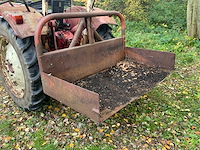 International 383 tweewielaangedreven landbouwtractor - afbeelding 18 van  27