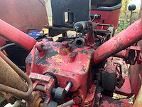 International 383 tweewielaangedreven landbouwtractor - afbeelding 21 van  27