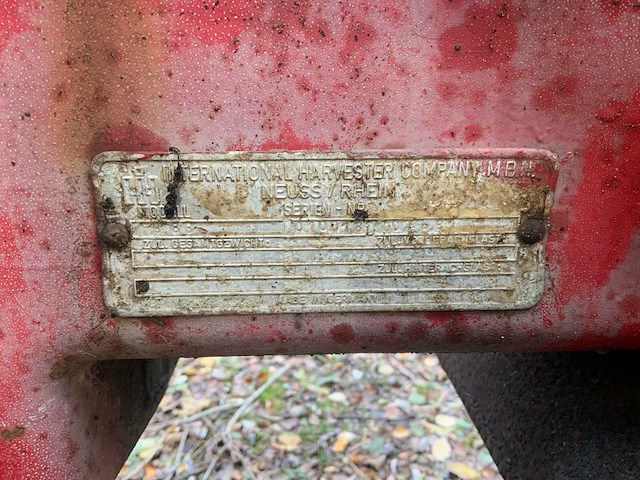 International 383 tweewielaangedreven landbouwtractor - afbeelding 27 van  27