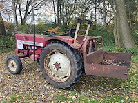 International 383 tweewielaangedreven landbouwtractor - afbeelding 7 van  27
