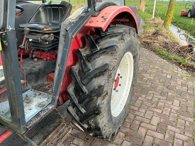 International 733 4x4 vierwielaangedreven landbouwtractor - afbeelding 4 van  25