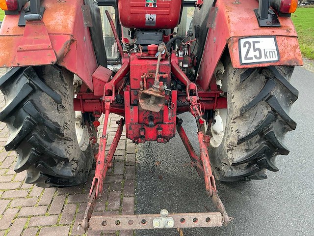 International 733 4x4 vierwielaangedreven landbouwtractor - afbeelding 7 van  25