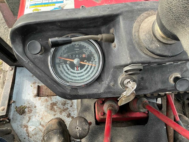 International 733 4x4 vierwielaangedreven landbouwtractor - afbeelding 14 van  25