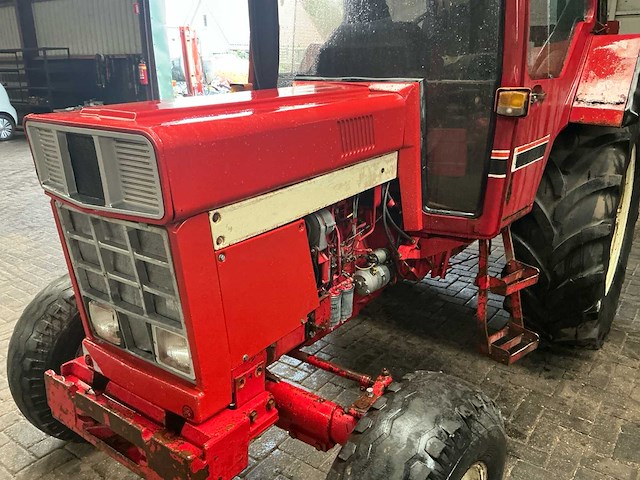 International 743xl tweewielaangedreven landbouwtractor - afbeelding 4 van  18