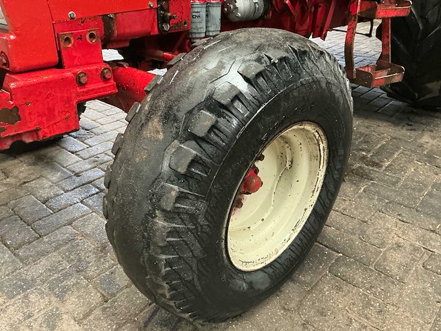International 743xl tweewielaangedreven landbouwtractor - afbeelding 5 van  18