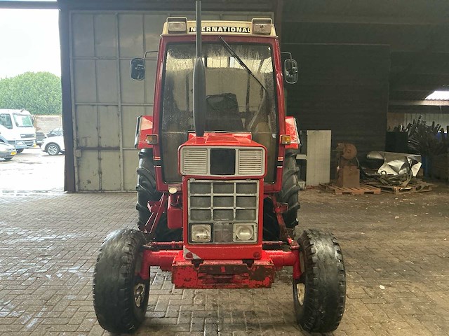 International 743xl tweewielaangedreven landbouwtractor - afbeelding 10 van  18