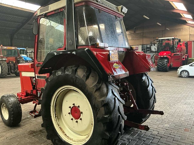 International 743xl tweewielaangedreven landbouwtractor - afbeelding 15 van  18