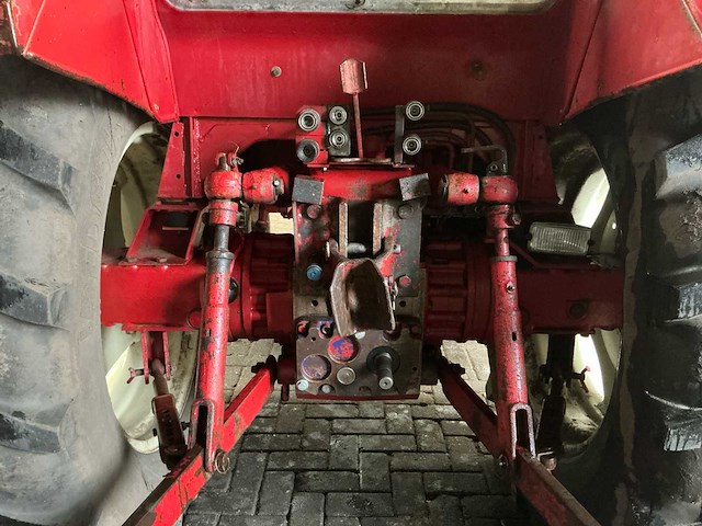 International 743xl tweewielaangedreven landbouwtractor - afbeelding 18 van  18