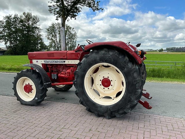 International 744 allrad vierwielaangedreven landbouwtractor - afbeelding 7 van  18