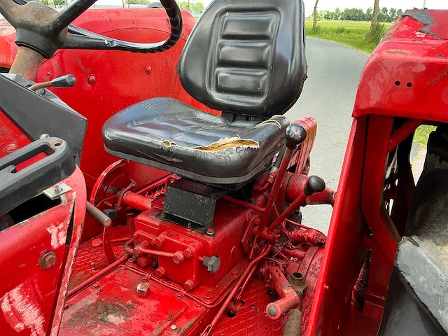 International 744 allrad vierwielaangedreven landbouwtractor - afbeelding 10 van  18