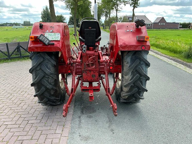 International 744 allrad vierwielaangedreven landbouwtractor - afbeelding 18 van  18