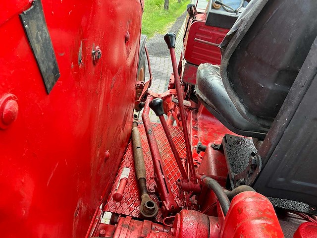 International 744 allrad vierwielaangedreven landbouwtractor - afbeelding 4 van  18