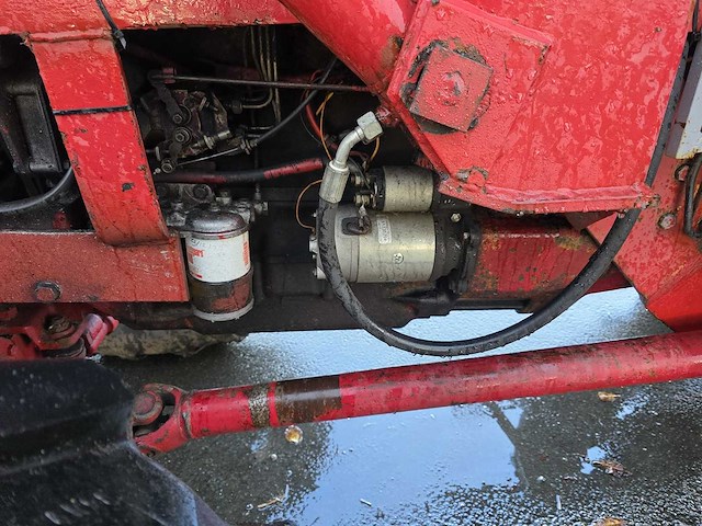 International 844-s vierwielaangedreven landbouwtractor - afbeelding 14 van  28