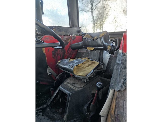 International 844-s vierwielaangedreven landbouwtractor - afbeelding 16 van  28