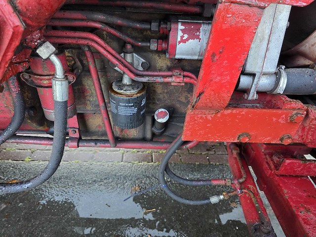 International 844-s vierwielaangedreven landbouwtractor - afbeelding 28 van  28